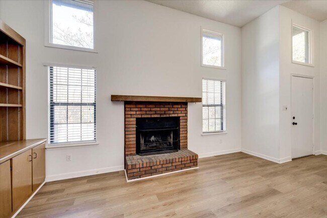 Building Photo - 3128 Village West Drive