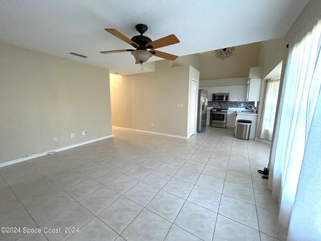 Building Photo - 6991 Hammock Trace Dr