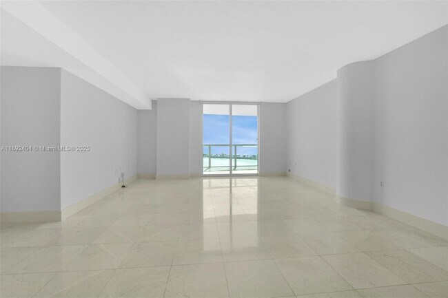 Building Photo - 2101 Brickell Ave