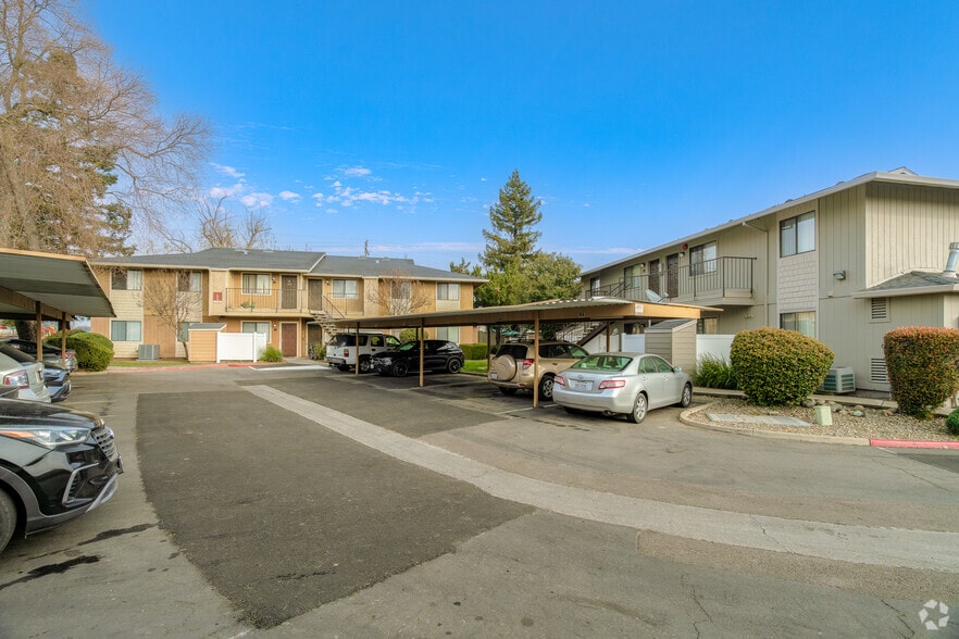 Alternate - Heritage Oaks Apartments