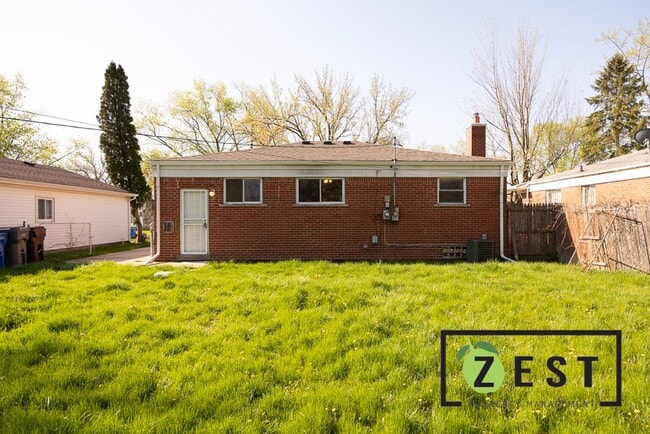 Building Photo - 3 BD 1 BA HOME AVAILABLE NOW! 1,300 Monthly