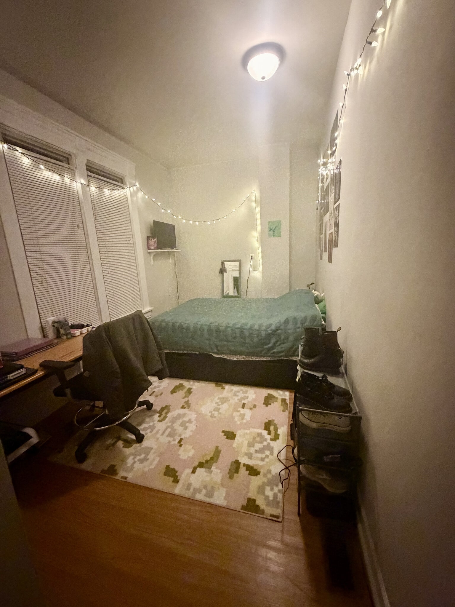 Building Photo - 178 W 8th Ave