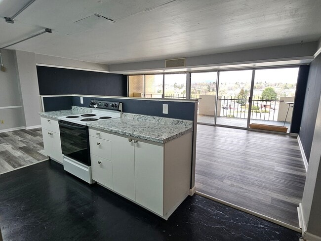 Building Photo - 411 Lakewood Cir