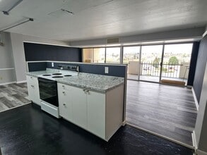 Building Photo - 411 Lakewood Cir