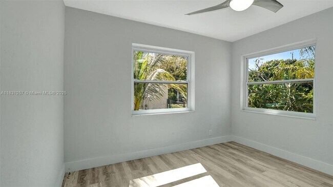 Building Photo - 2710 Fillmore St