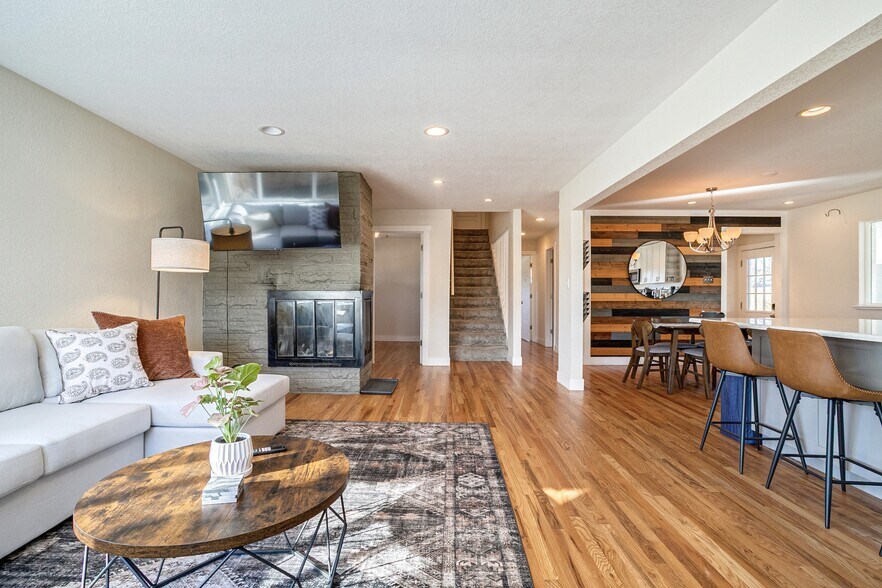 Building Photo - 10490 W Dakota Ave