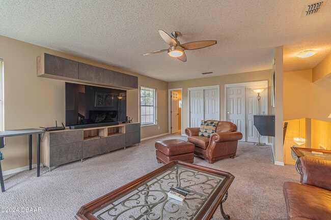 Building Photo - 6236 Clover Bend Dr