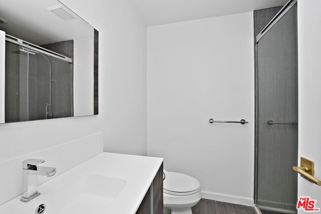 Building Photo - 2387 Stratford Cir
