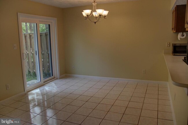 Building Photo - 46357 Columbus Dr