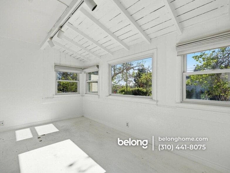 Building Photo - 10537 Rochester Ave