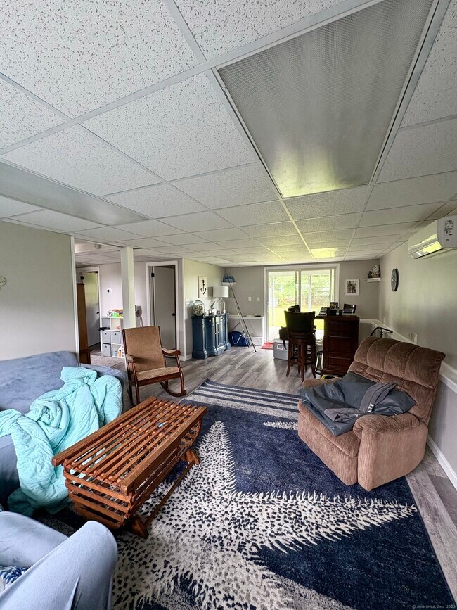 Building Photo - 223 Seneca Dr