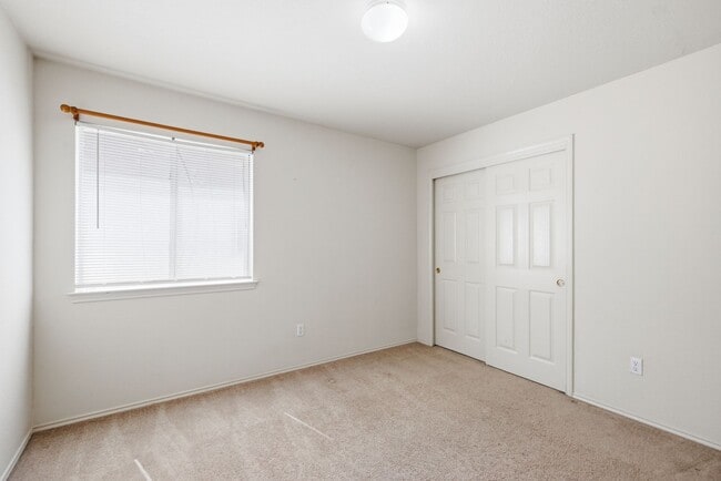 Building Photo - North Austin Three Bedroom Home