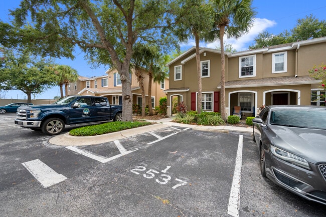 Building Photo - 2537 Harn Blvd