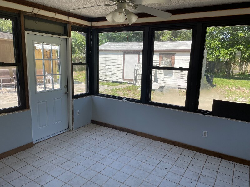 Building Photo - 8049 Simmons St