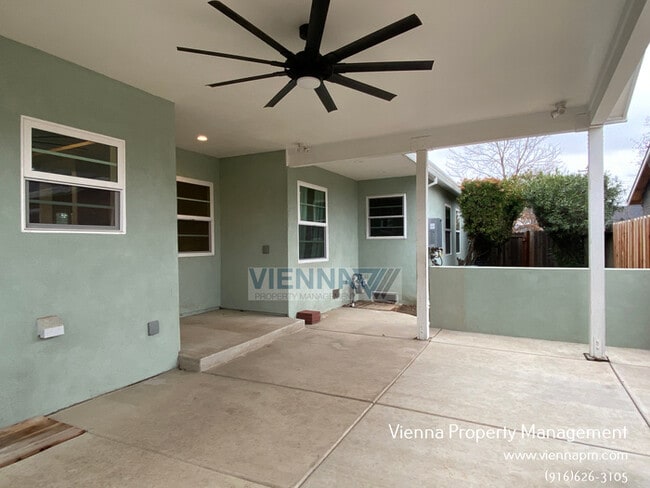 Building Photo - 5668 11th Ave