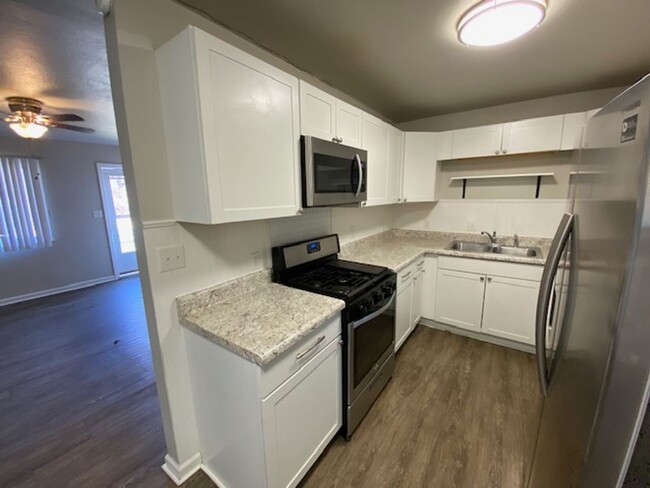 Building Photo - NEWLY REMODELED 3 BEDROOM 1 BATH IN WEBB C...