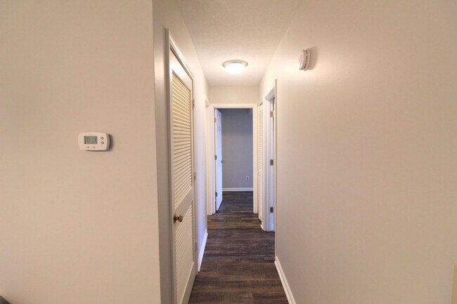 Building Photo - 1112 Blue Ridge Dr