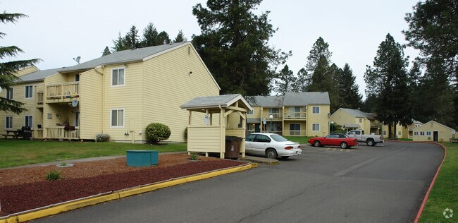 North Slope Village - Sutherlin, OR | Apartment Finder