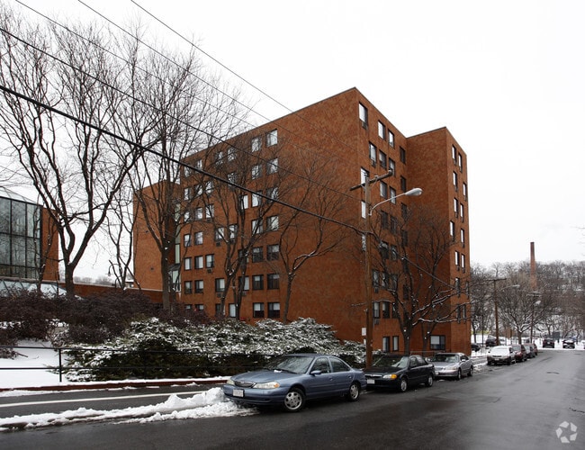 Building Photo - Valebrook