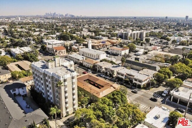 Building Photo - 1314 Hayworth Ave