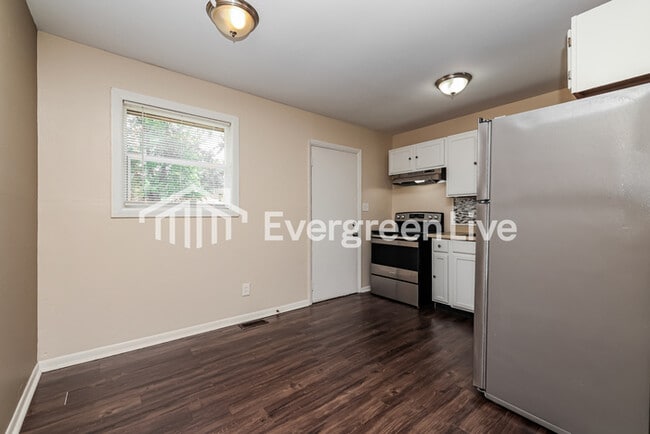Building Photo - 5090 Altrim Rd