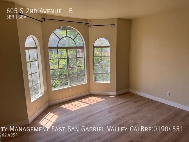 Building Photo - 605 S 2nd Ave