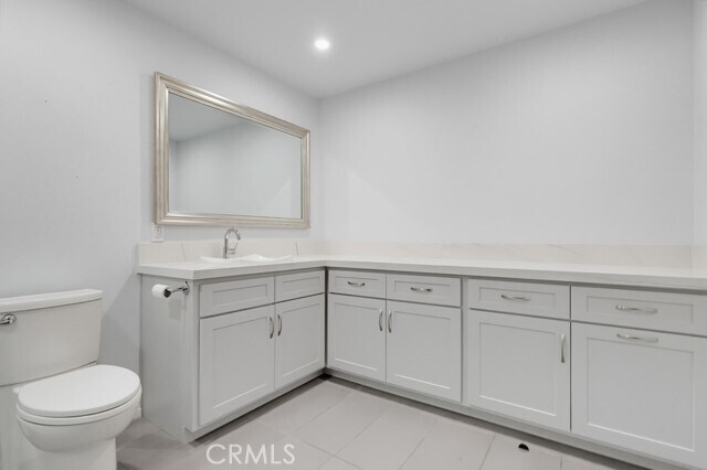 Building Photo - 3200 La Rotonda Dr