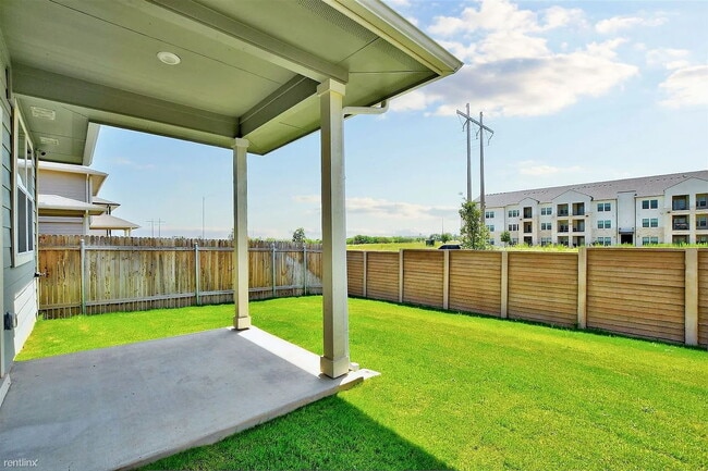 Building Photo - 121 Fairfax Ave