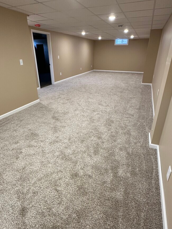 Building Photo - 831 25th Ave N