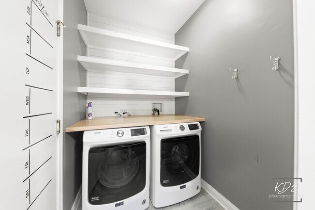 Building Photo - 2612 Lundquist Dr