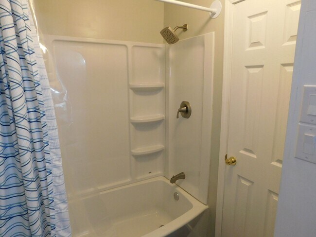 Building Photo - Charming Home in Havelock