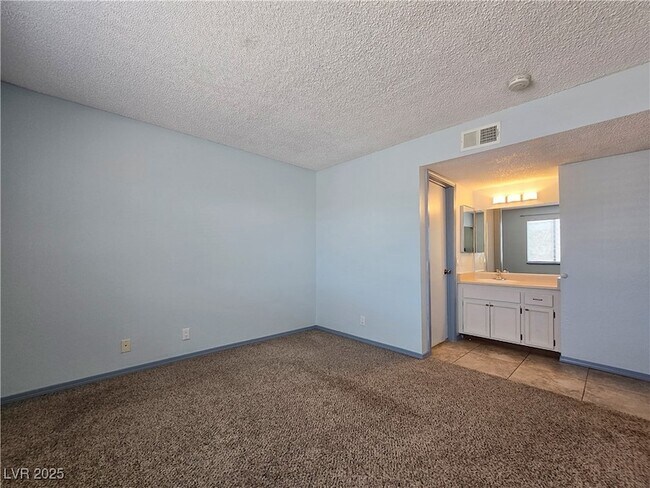 Building Photo - 3720 Snorkel Cir