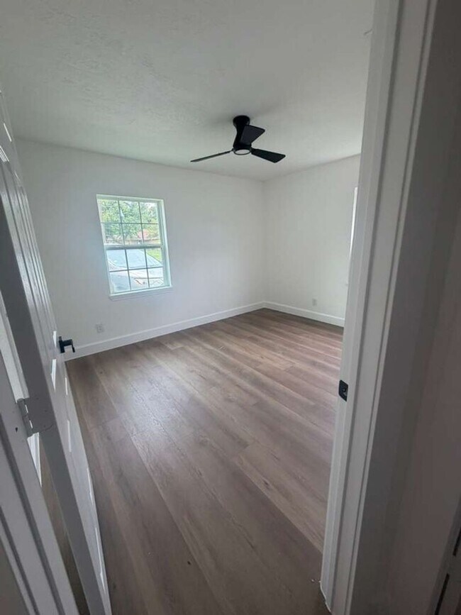 Building Photo - BEAUTIFUL HOME IN HOUSTON. MOVE IN READY!.
