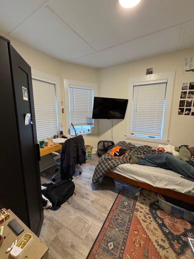 Building Photo - 18 Sawyer Terrace