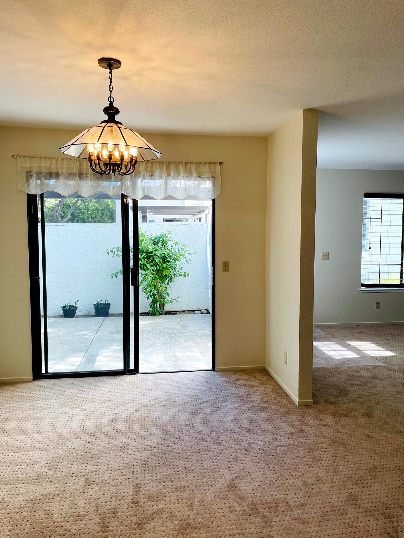 Fully enclosed Patio - 19920 Portal Plz