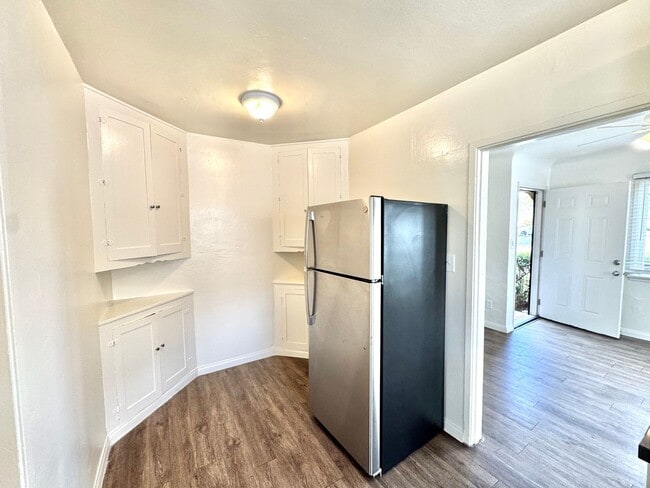 Building Photo - 3827-3829 1/2 National Avenue