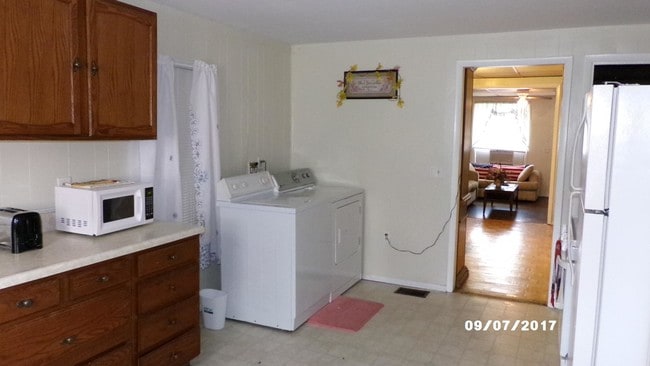 Building Photo - 3 bedroom in Easton PA 18042