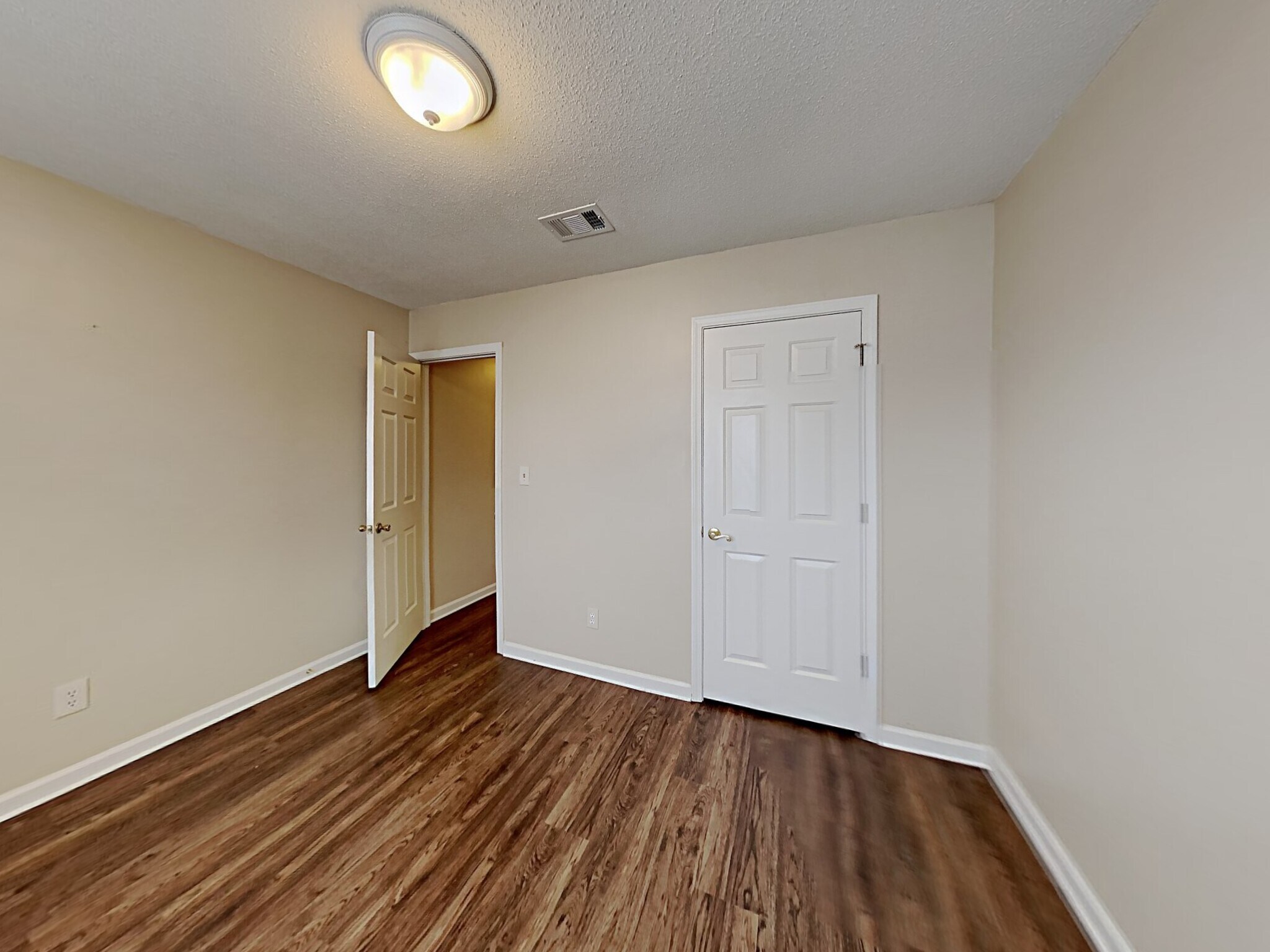 Building Photo - 403 Tina Hely Ct