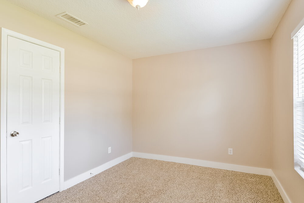 Building Photo - 12791 Serenade Cir N