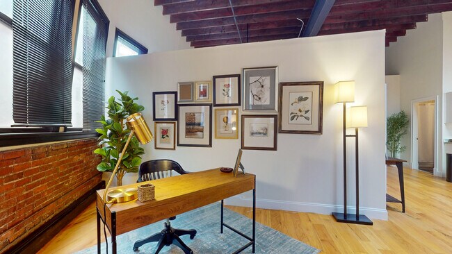 Building Photo - 19 Stanhope St