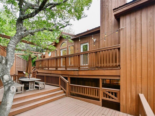 Building Photo - 10108 Talleyran Dr