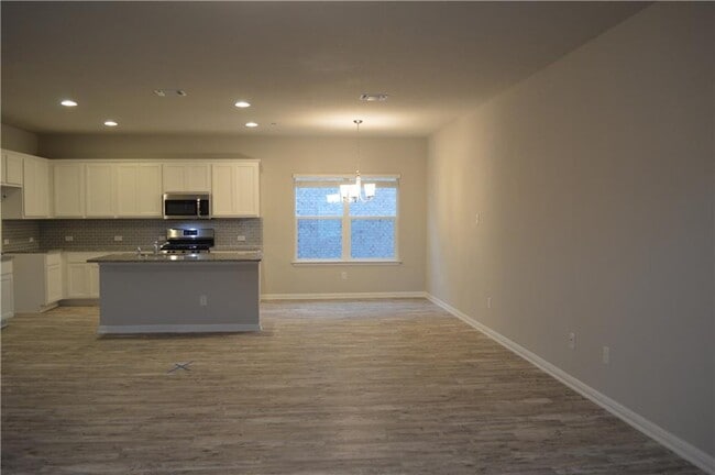 Building Photo - 2800 Bridekirk Dr