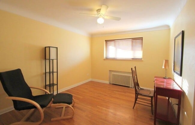 Building Photo - Bright Updated 2-Bed Condo with Vintage Charm Near Wash Park & Cherry Creek
