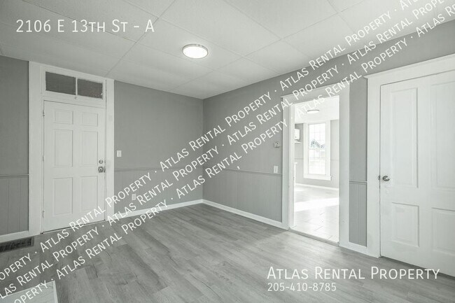 Building Photo - 2106 E 13th St