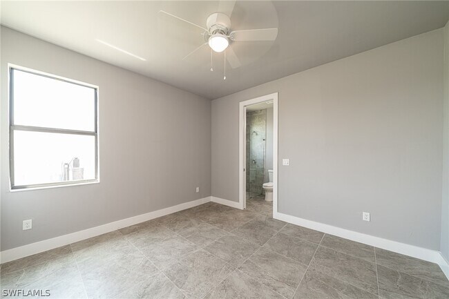 Building Photo - 2458 NW 21st Terrace