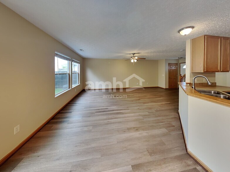 Building Photo - 3945 Trailside Blvd