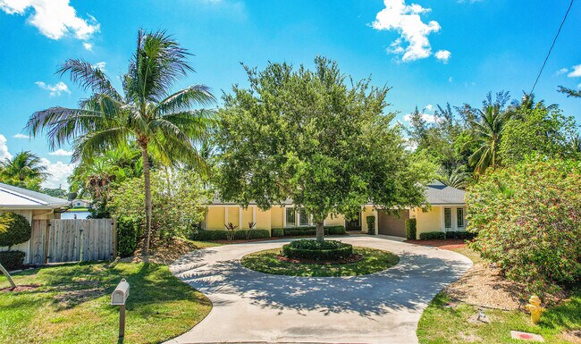 Building Photo - 6767 Tradewind Way