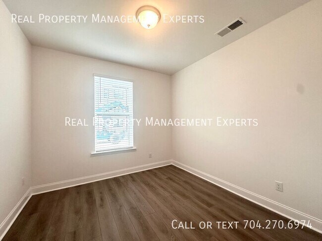 Building Photo - 15328 Ballancroft Pkwy