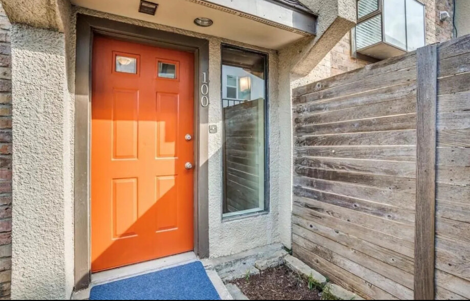 Building Photo - 2020 N Garrett Ave