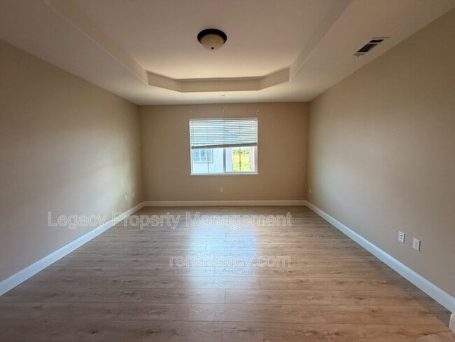 Building Photo - 3224 La Paz Dr